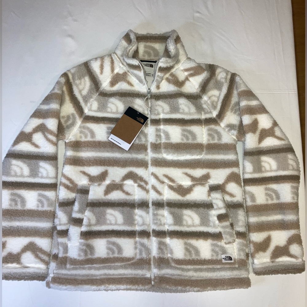 BRAND NEW - The North Face Sherpa jacket
